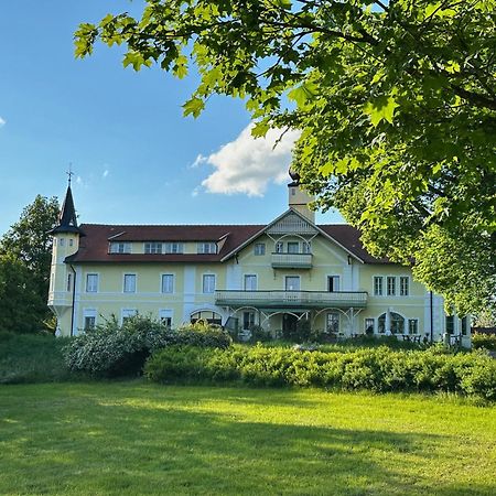 Gaestehaus Gut Frauendorf Windorf  Екстериор снимка